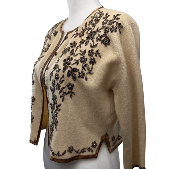 Cardigan Sweater Vintage 1950s Crewneck Cream Women Size S/M Floral Beadwork - Picture 6 of 16